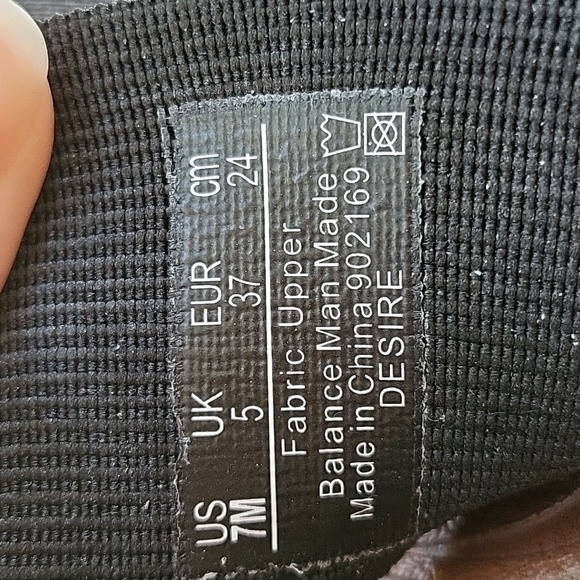 BZees: Desire Wedge Sandal - Picture 8 of 8